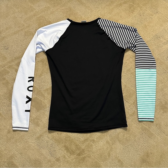 Roxy Rashguard - Picture 2 of 3